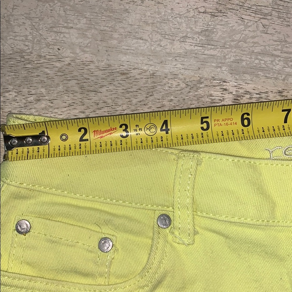 Shorts - Picture 3 of 4